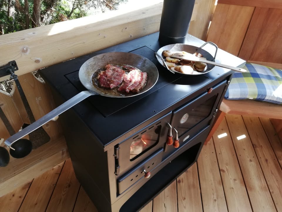 · Wood Burning Cooking Stove for Solid Fuel. Heating power 10KW. Oven